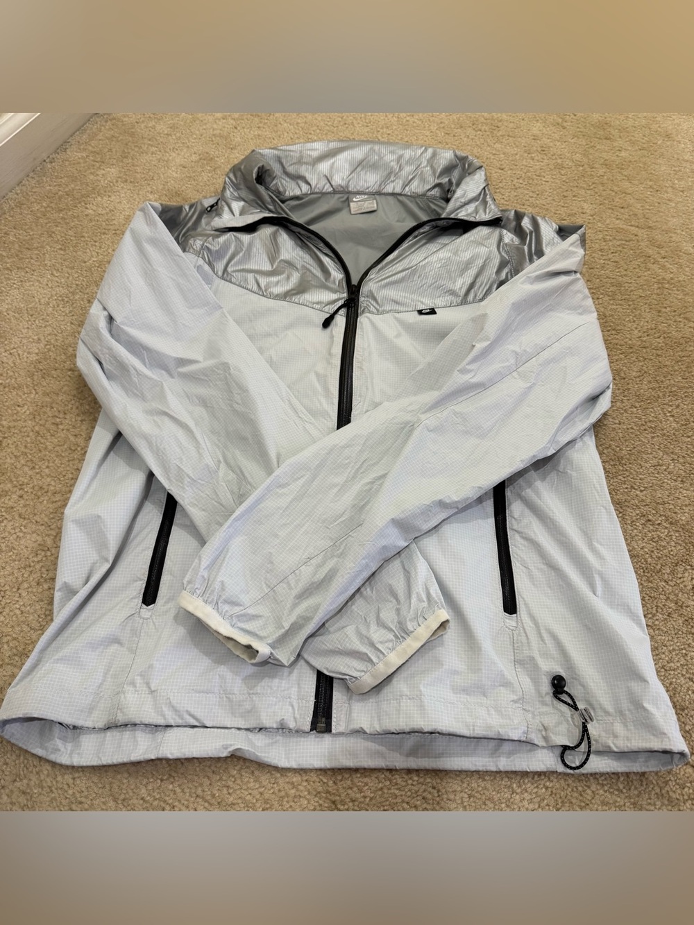 Light Gray Men's Nike Windbreaker Jacket - Waterproof Hooded Coat